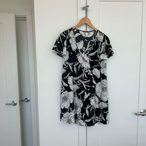 Black and White Floral Flutter Sleeve Mini Dress size small